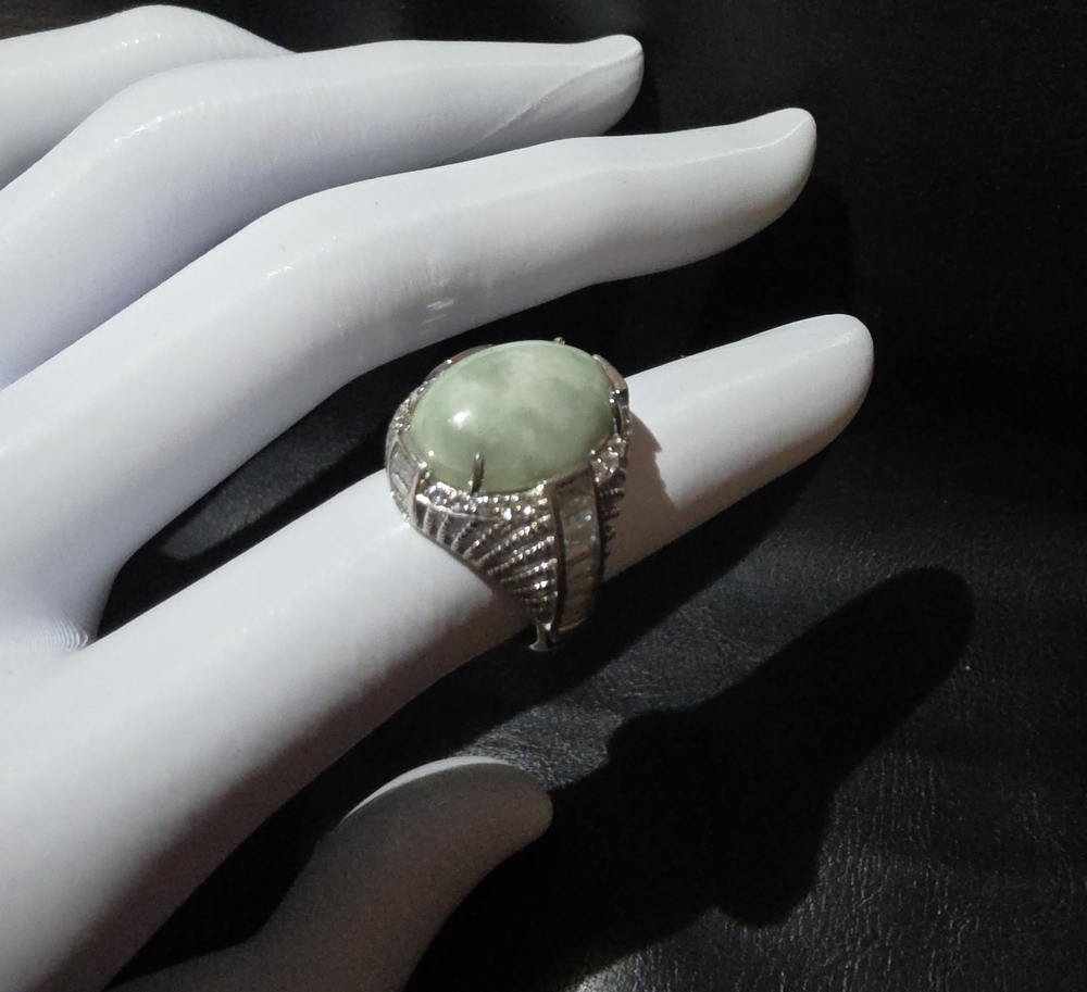 925 Silver Ring with Jade Cabochon Stone